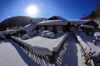 “山山與雪雪”—— （哈進(jìn)吉出）哈爾濱?亞布力?雪鄉(xiāng)?鳳凰山?長(zhǎng)白山?吉林霧凇島6日游