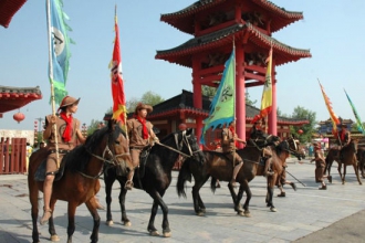 清明上河園、少林寺、牡丹園、龍門(mén)石窟雙臥4日游