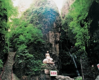 【坡地洞天】百里峽、仙西山水洞寨、玻璃棧道、竹筏漂流純玩三日